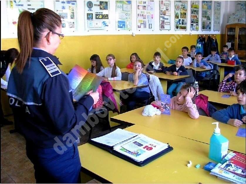 You are currently viewing Alarmat de incidentele tot mai dese din trafic, politicianul dâmbovițean Ionel Petre militează pentru educația rutieră timpurie
