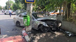 Read more about the article TÂRGOVIȘTE: Tânăr fără permis de conducere, urmărit de polițiști, a produs un accident! Doi copii sunt răniți!