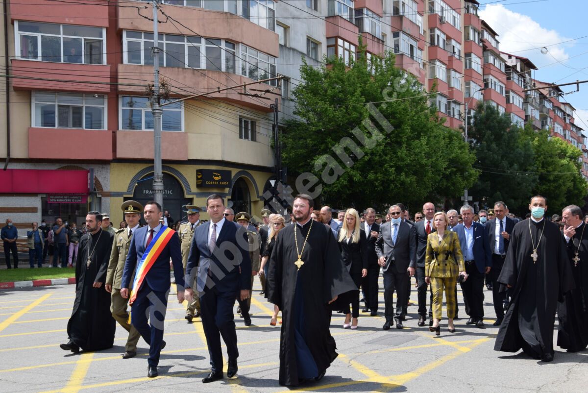 You are currently viewing Pe 29 iulie, va avea loc ceremonia militară și religioasă ce se va desfășura în Piața Tricolorului din Municipiul Târgoviște, cu ocazia Zilei Imnului Național al României