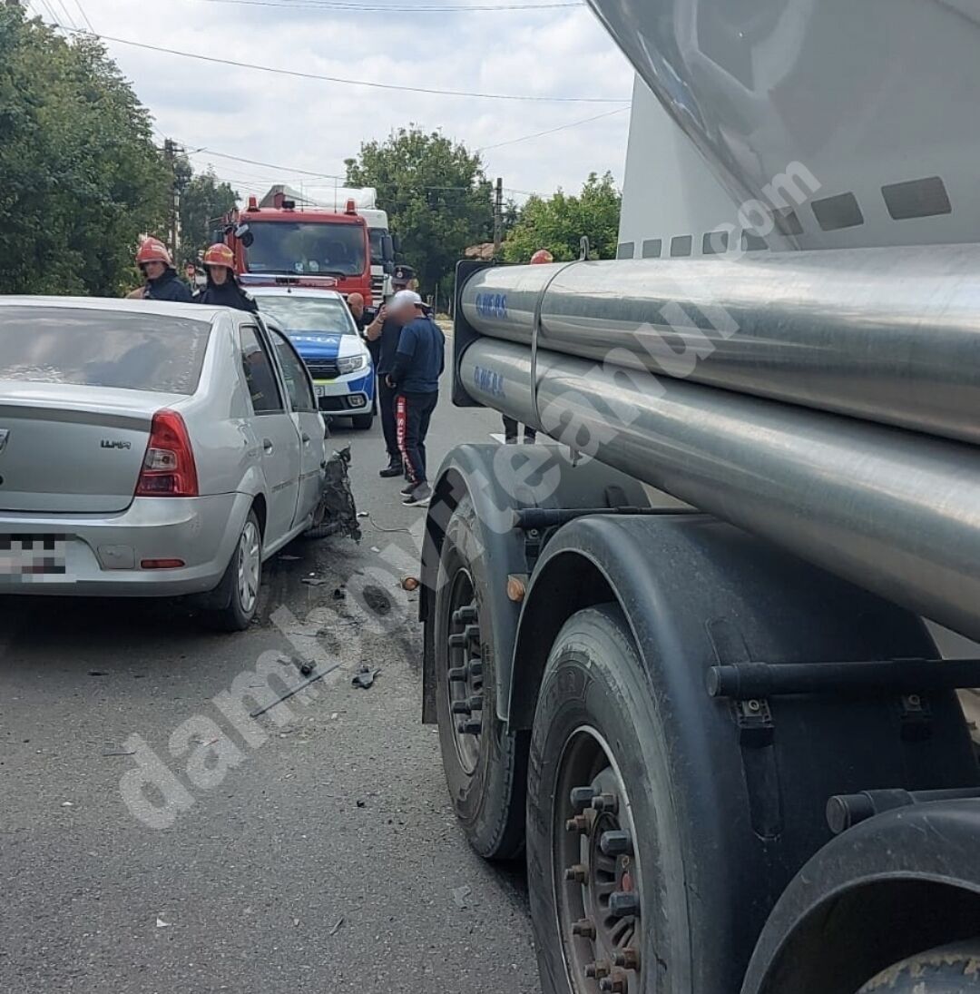 You are currently viewing Două autoturisme implicate într-un accident rutier, la Dragodana!