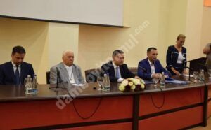 Read more about the article A fost semnat contractul de delegare a gestiunii serviciului de colectare și transport al deșeurilor municipale în județul Dâmbovița