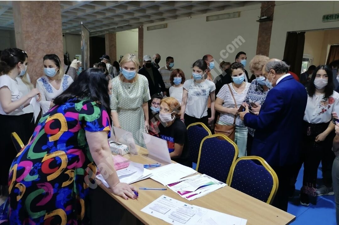 You are currently viewing DGASPC DÂMBOVIȚA: Tinerii din sistemul de protecţie au participat la Bursa Locurilor de Muncă   