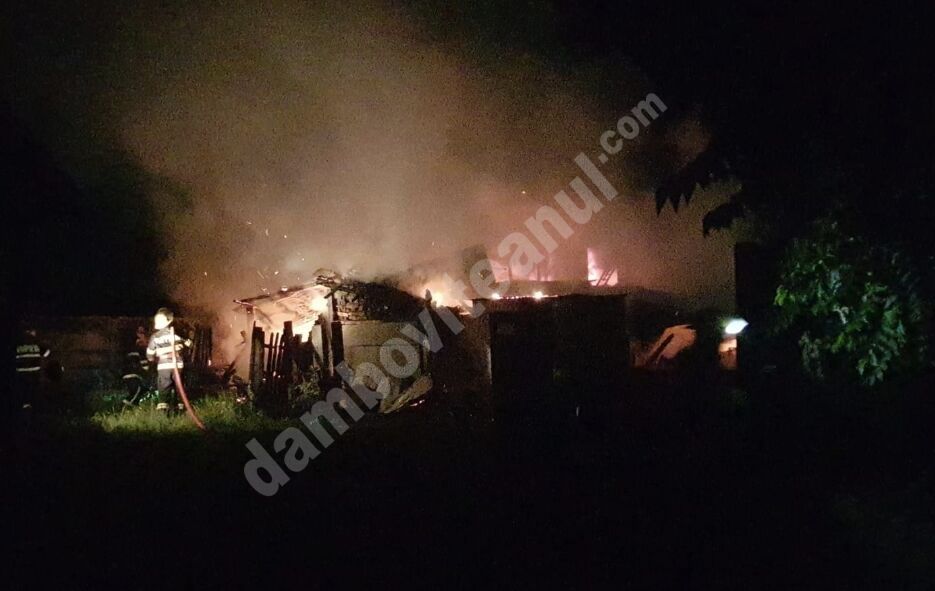 You are currently viewing Incendiu puternic în plină noapte, la Găești