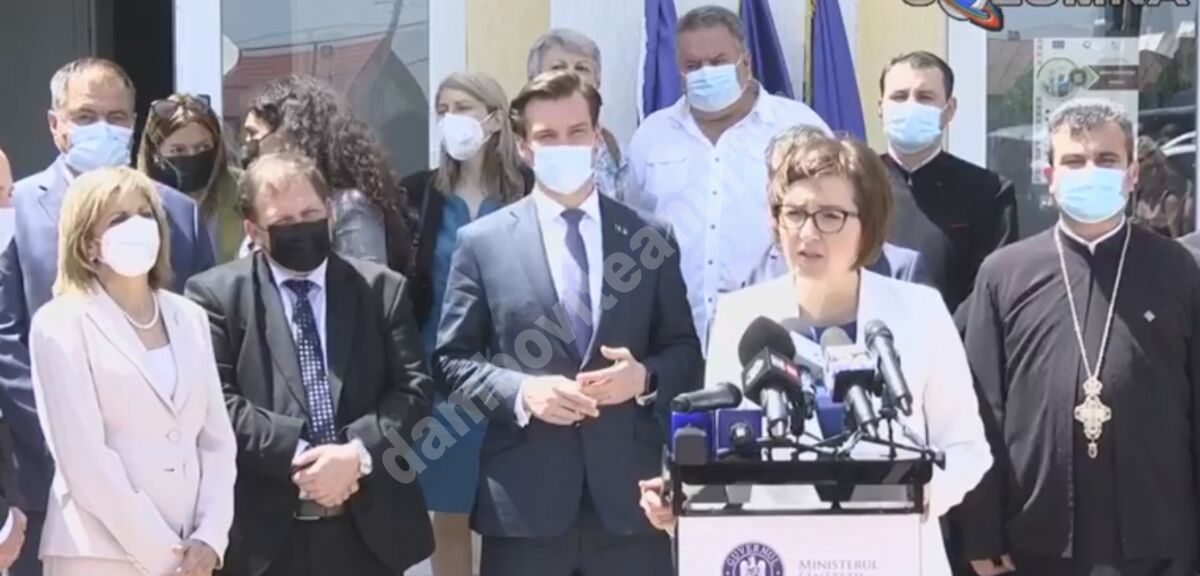 You are currently viewing Ministrul Sănătății, Ioana Mihăilă și comisarul european pentru Sănătate și Siguranță Alimentară, Stella Kyriakides, s-au aflat în vizită de lucru în județul Dâmbovița
