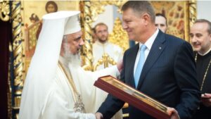 Read more about the article Mâine, Președintele României îl va decora pe Patriarhul României! Mitropolitul Nifon va fi de față!