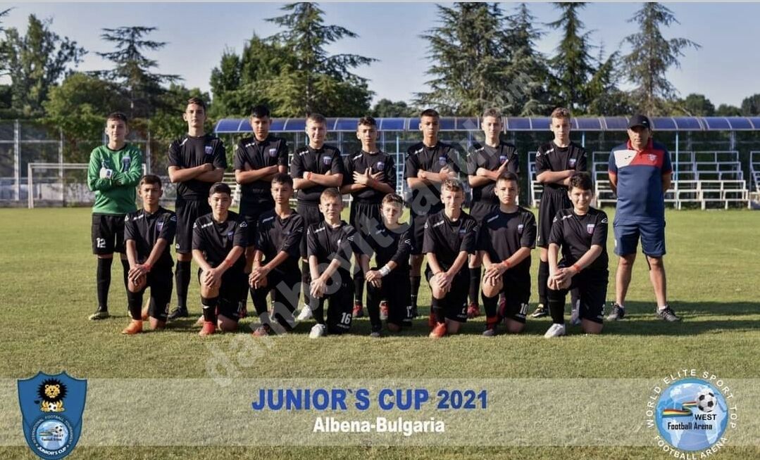 You are currently viewing GRUPA 2007 DE LA CLUBUL SPORTIV KINDER TÂRGOVIȘTE A PARTICIPAT LA JUNIOR`S CUP ALBENA – BULGARIA!