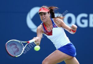 Read more about the article Sorana Cîrstea luptă pentru calificarea în 16-imile de la Wimbledon. Se duelează cu Emma Răducanu, o jucătoare pe jumătate româncă