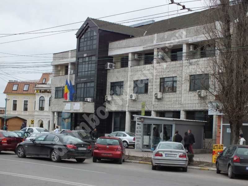 You are currently viewing De mâine, Serviciului Public Comunitar de Pașapoarte Dâmbovița va avea un nou sediu