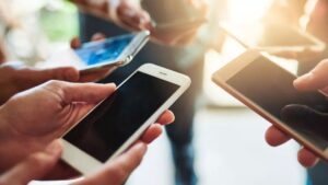 Read more about the article Austria va interzice telefoanele mobile în școli