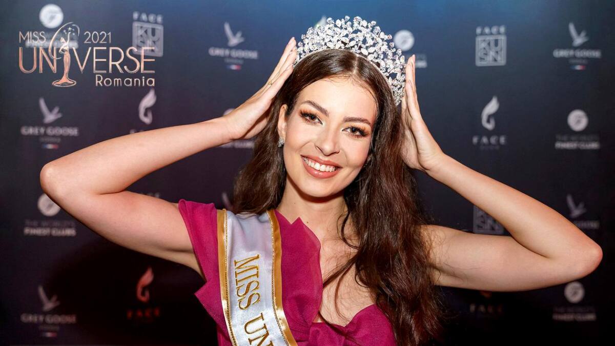 You are currently viewing MISS UNIVERS ROMÂNIA 2021 ESTE O TÂNĂRĂ STUDENTĂ DIN CLUJ. CARMINA OLIMPIA COTFAS VA MERGE ÎN ISRAEL