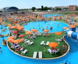 Read more about the article Ștrandul Complexului Turistic de Natație din Târgoviște face față cu greu numărului mare de solicitări