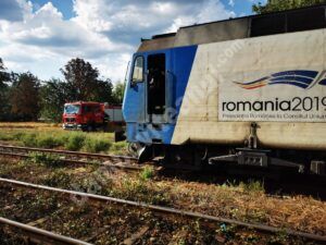 Read more about the article Alertă la Găești! Locomotiva unui tren plin de pasageri, a luat foc!