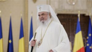 Read more about the article Dan Barna: Patriarhul Daniel are o viziune modernă referitoare la fake-news-urile legate de cip-uri în vaccin