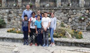 Read more about the article TABĂRĂ LA MĂNĂSTIREA PEȘTERA PENTRU COPIII OCROTIȚI DE ASOCIAȚIA CENTRUL DIACONAL CASA CREȘTINĂ