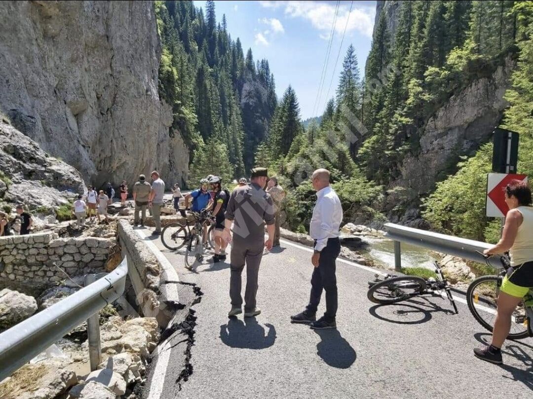 You are currently viewing Au debutat lucrările premergătoare reconstruirii accesului către Padina-Peștera – DJ 714