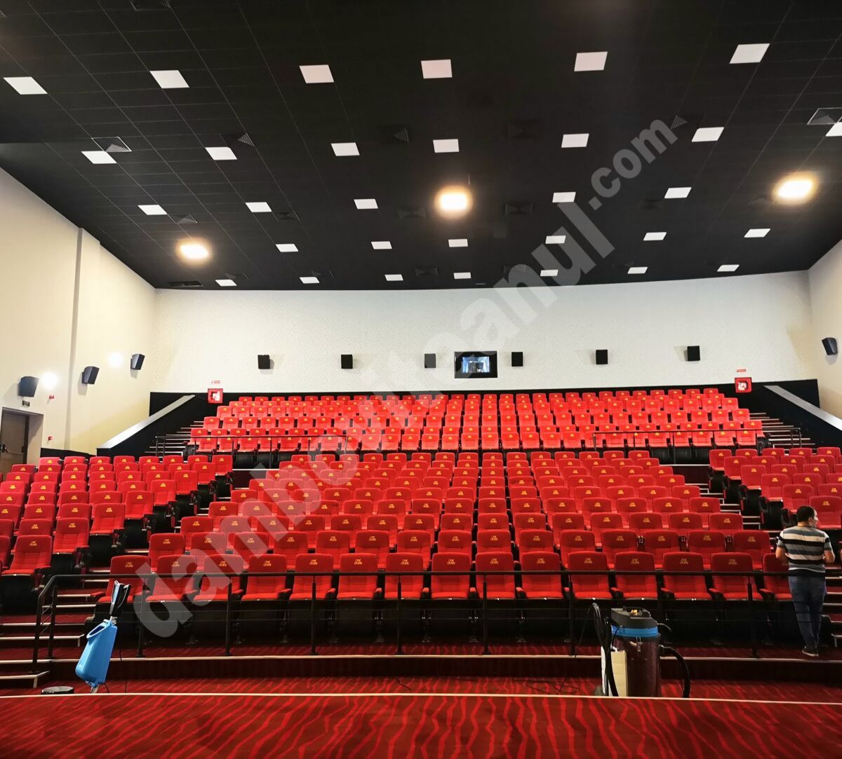 You are currently viewing Ministerul Dezvoltării blochează activitatea Cinematografului Independența