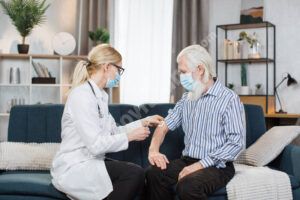 Read more about the article CNAS: Doar 35% dintre medicii de familie au încheiat contracte pentru vaccinarea anti-COVID