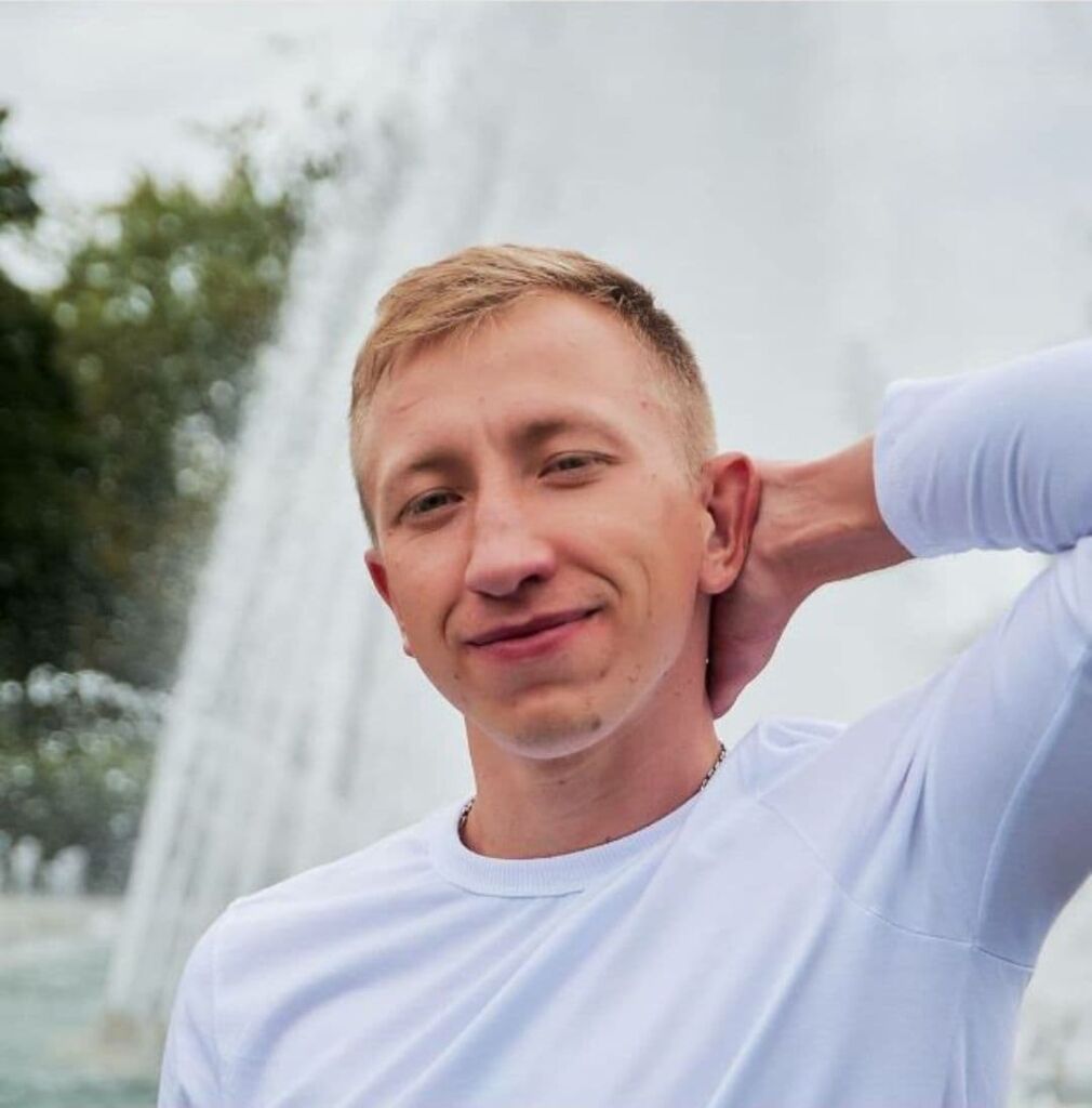 You are currently viewing Activistul din Belarus dispărut la Kiev a fost găsit spânzurat într-un parc