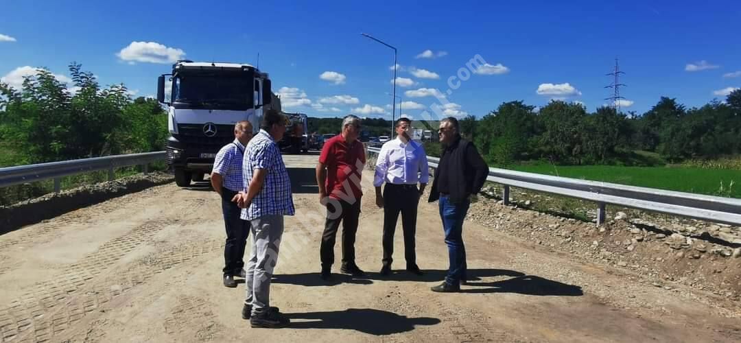You are currently viewing S-a turnat primul strat de asfalt pe podul care leagă comunele Șotânga și Doicești!