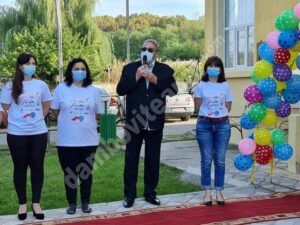 Read more about the article Primar Gura Ocniței, în prima zi de școală: Vă doresc un an plin de realizări și de performanță și să prețuiți școala ca pe propria voastră familie, să dați dovadă de bunătate, colegialitate și, înainte de toate, să fiți sănătoși!