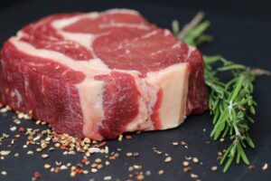 Read more about the article Japonezii au obținut prima carne de vită sintetică, cu ajutorul unei imprimante 3D