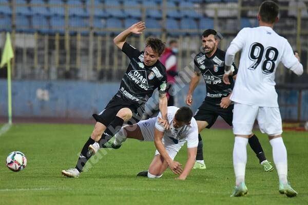 You are currently viewing UTA Arad și Gaz Metan Mediaș, adversarii Chindiei Târgoviște în finalul turului de campionat