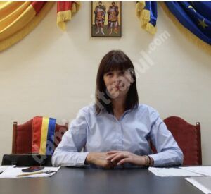 Read more about the article Prof. Teodora Anghelescu, Primarul Comunei Bezdead: La mulți ani de Ziua Mondială a Educației, tuturor dascălilor noștri!