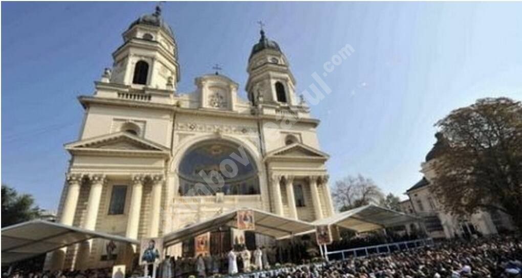 You are currently viewing SĂRBĂTOAREA SFINTEI CUVIOASE PARASCHEVA – Iași, 14 octombrie 2021