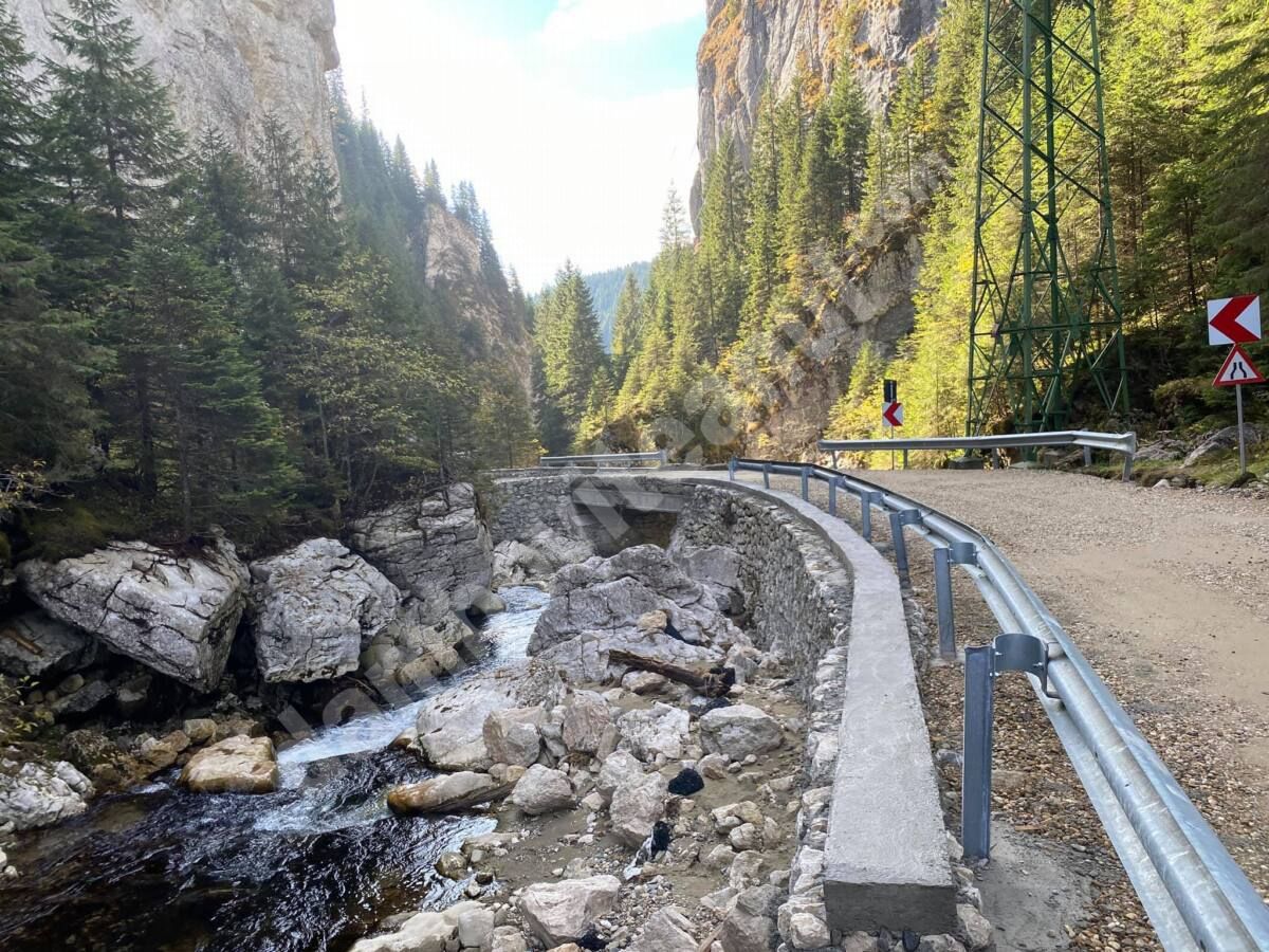 You are currently viewing Echipa Lucrări Drumuri şi Poduri Dâmbovița a refăcut accesul, prin DJ714, spre zona montană dâmboviţeană. Valentin Calcan: preşedinte Asociaţia Peştera-Padina: „Felicitări Corneliu Stefan!”