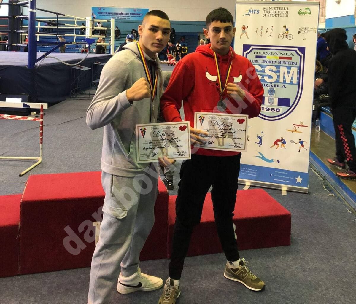 You are currently viewing Pugiliștii Clubului Sportiv Târgoviște, de două ori pe podium la Campionatul Național de box dedicat juniorilor