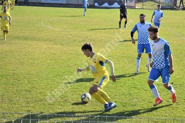 You are currently viewing Luptă strânsă pentru șefia Ligii a 4-a dâmbovițene! Rezultatele etapei a 15-a