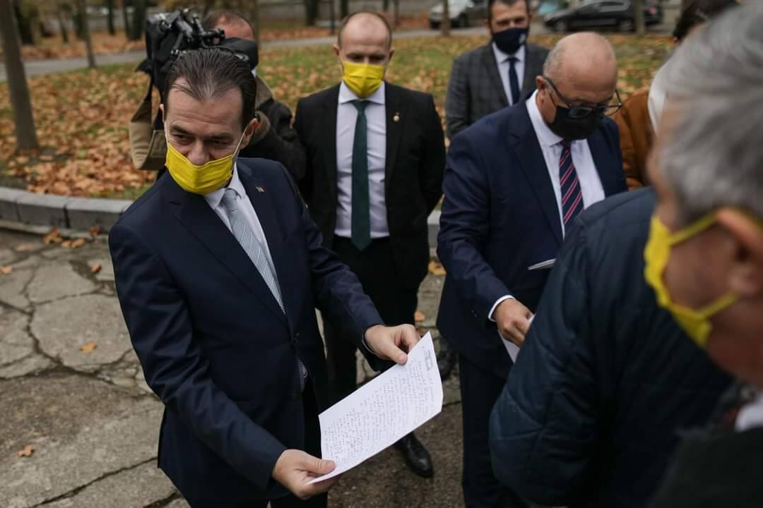 You are currently viewing Vezi lista parlamentarilor care au demisionat astăzi din PNL