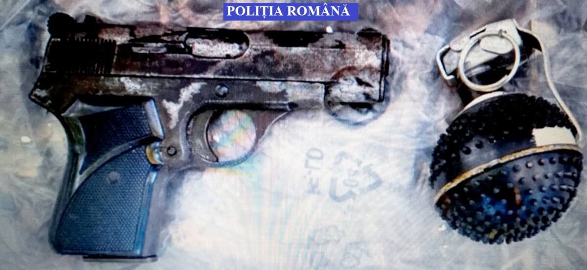 You are currently viewing Vlădeni: Bărbat reținut pentru că ar fi transportat și îngropat un pistol și o grenadă în gradina locuinței mamei acestuia