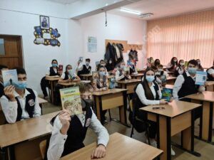 Read more about the article „DĂRUIEȘTE VIAȚĂ CĂRȚII TALE” – PROIECT EDUCAȚIONAL LA SEMINARUL TEOLOGIC ORTODOX „SFÂNTUL IOAN GURĂ DE AUR” DIN TÂRGOVIȘTE