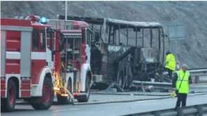 Read more about the article Un autocar a luat foc în Bulgaria. 46 de persoane,  printre care și copii, au decedat