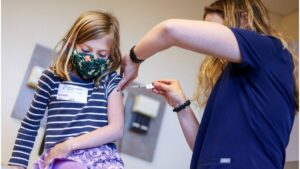 Read more about the article Israelul a început vaccinarea anti-coronavirus a copiilor cu vârste între 5 și 11 ani