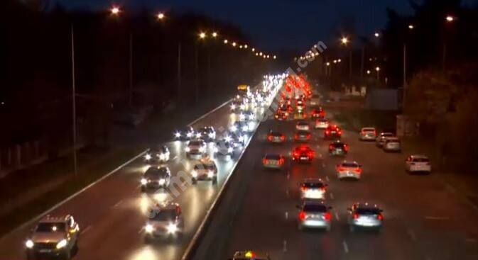 You are currently viewing Aglomerație în trafic și carosabil ud, la început de săptămână, pe principalele artere rutiere din țară