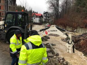 Read more about the article Inundații în Sinaia în urma ploilor de azi-noapte