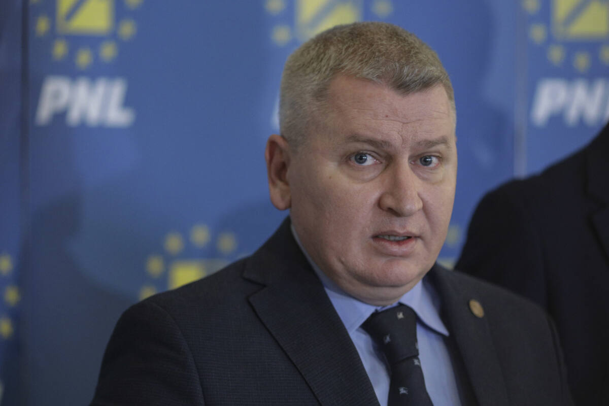 You are currently viewing Florin Roman a demisionat din funcția de ministru al Cercetării și Digitalizării
