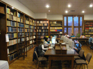 Read more about the article S-a aprobat legea prin care studenții au acces gratuit la toate bibliotecile universitare