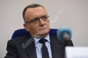 Read more about the article Camera Deputaţilor dezbate, astăzi, moţiunea simplă a USR împotriva ministrului Educaţiei, „Ministru. Dezastru. Educaţie fără viitor”