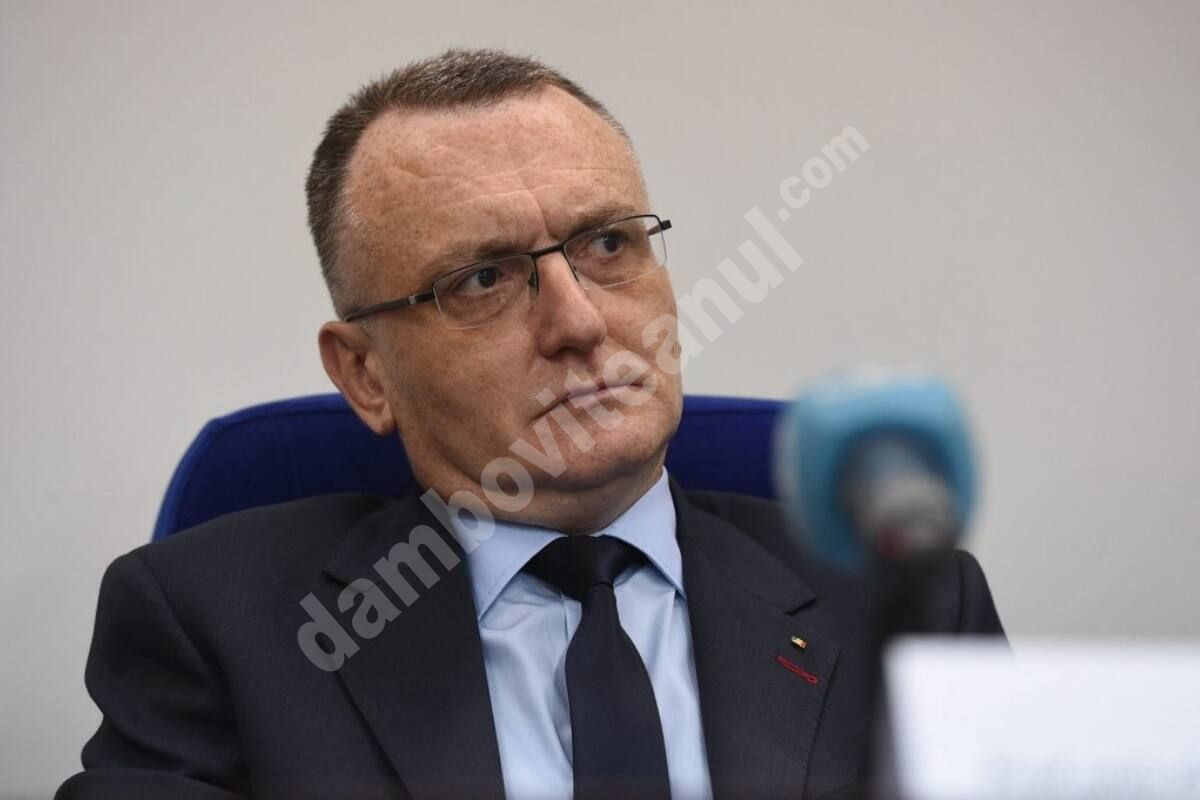 You are currently viewing Camera Deputaţilor dezbate, astăzi, moţiunea simplă a USR împotriva ministrului Educaţiei, „Ministru. Dezastru. Educaţie fără viitor”