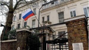 Read more about the article Un cocktail Molotov a fost aruncat în consulatul Rusiei din Ucraina