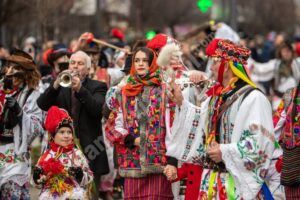 Read more about the article Ce fac românii, la trecerea dintre ani, pentru noroc
