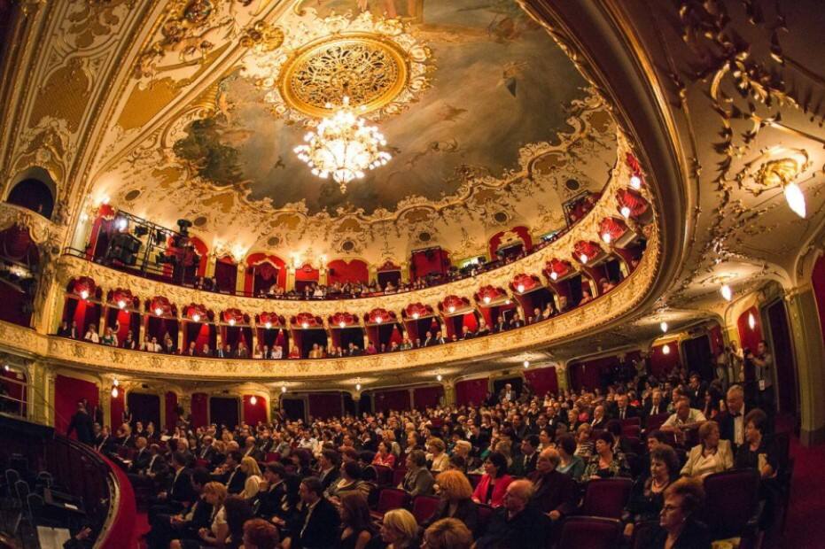 You are currently viewing Au fost adoptate măsurile de sprijin pentru susținerea sectorului cultural-creativ