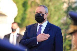 Read more about the article Teza de doctorat a premierului Ciucă va fi verificată de Comisia de etică a Universității Naționale de Apărare