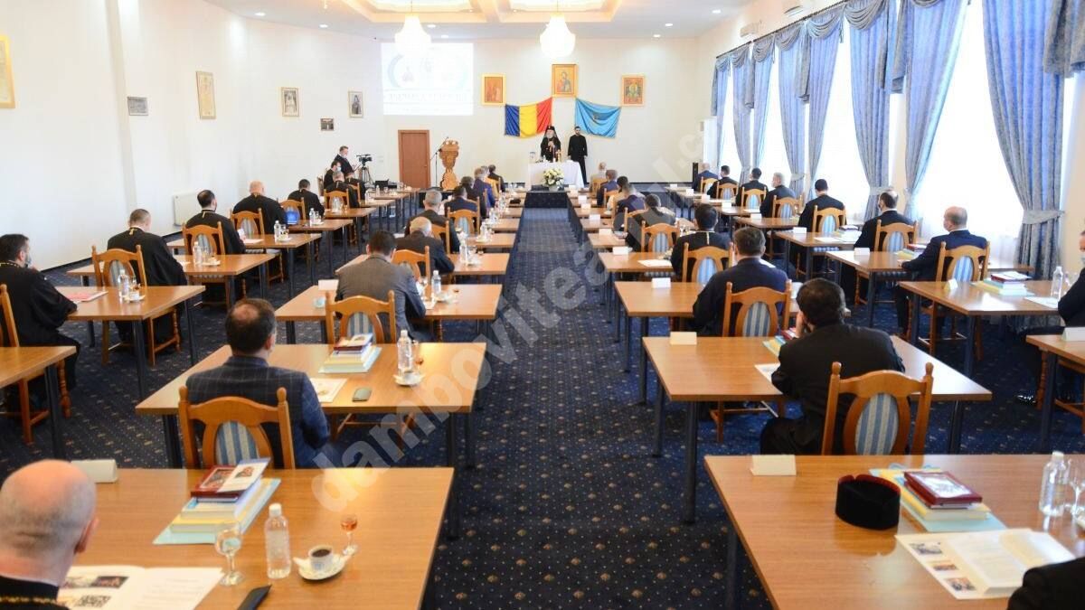 You are currently viewing VIDEO – ÎNTRUNIREA CONSILIULUI ȘI A ADUNĂRII EPARHIALE ÎN ARHIEPISCOPIA TÂRGOVIȘTEI