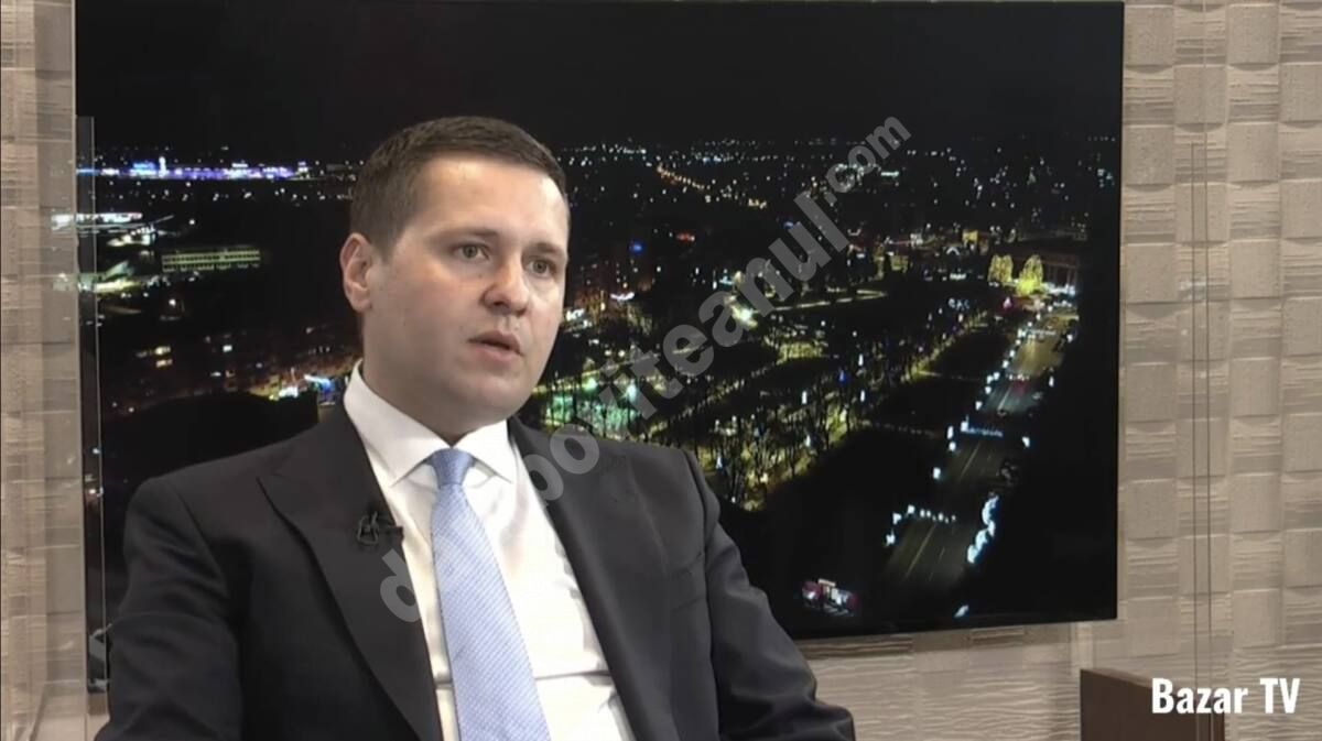 You are currently viewing Președintele CJD, nemulțumit că oamenii ies în stradă tocmai acum când au loc creșteri de pensii și salarii: ”N-ați auzit niciun președinte de consiliu județean sau un parlamentar, să iasă în stradă. Noi avem din 2018 salariile înghețate”