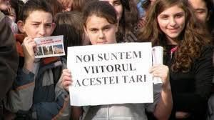 Read more about the article Protest cu sorcove organizat, astăzi, de elevi, la Ministerul Educației