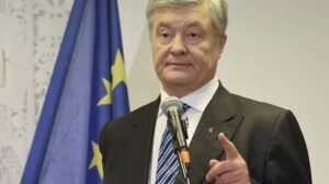 Read more about the article Poroșenko s-a întors în Ucraina. Parchetul ucrainean cere arestarea lui sau o cauțiune de aproximativ 30 de milioane de euro